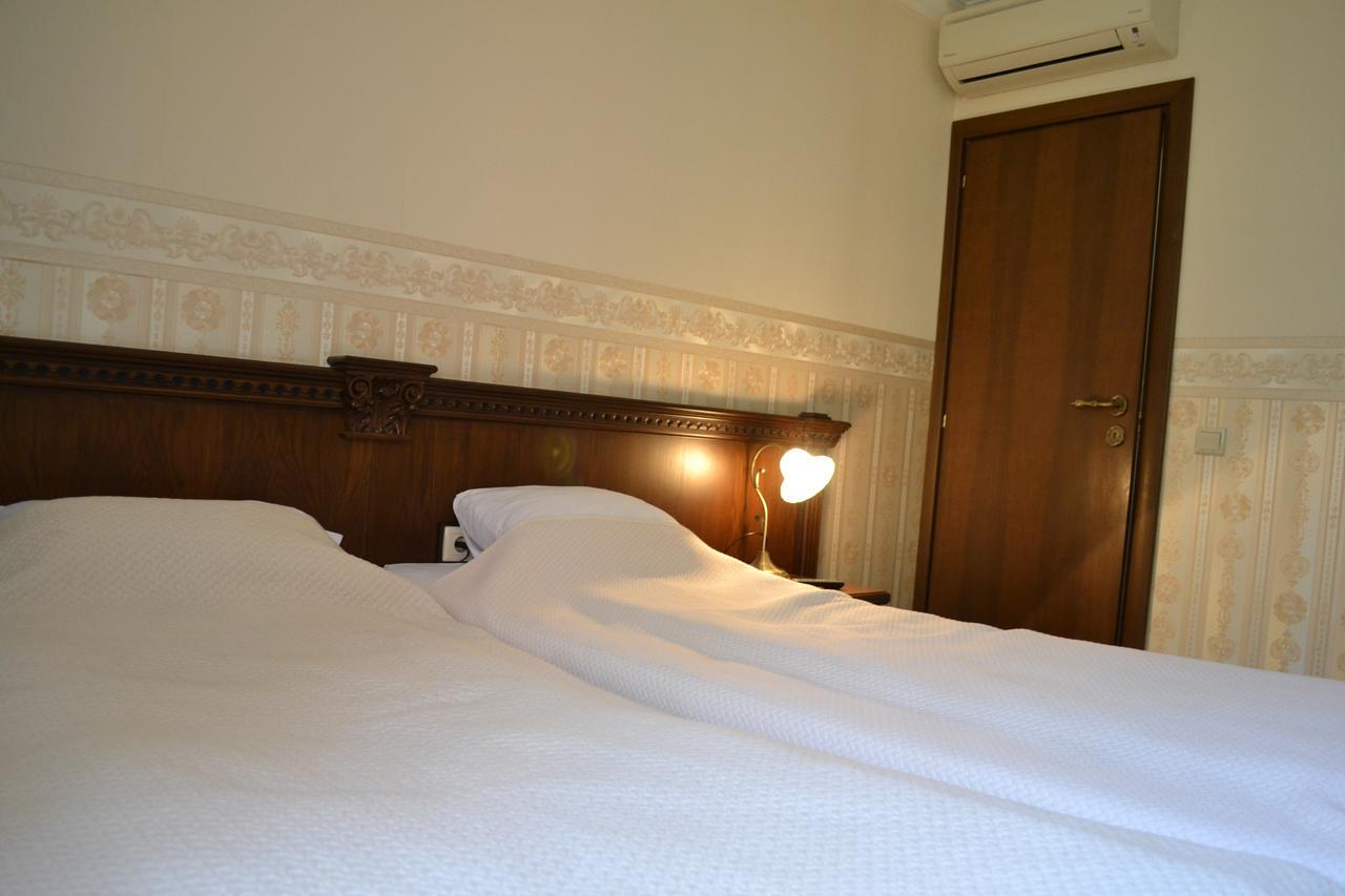 Amsterdam Hotel Sofia Extérieur photo